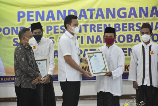 Ponpes Bersinar, Cara Lawan Bahaya Narkoba dari Pondok Pesantren - GenPI.co JATENG