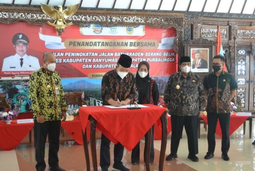 3 Bupati Kirim Surat Minta Ini ke Ganjar, Apa Isinya? - GenPI.co JATENG