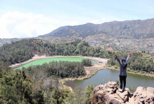 Ini 3 Spot Terbaik Menikmati Indahnya Telaga Warna Dieng - GenPI.co JATENG