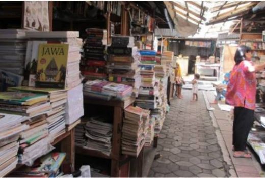 Ini Lho Surganya Pusat Buku Bekas di Kota Solo, Harganya Murah! - GenPI.co JATENG