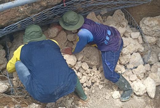 Kurang dari 24 Jam, Tanah Ambles Sedalam 3 M di Blora Diperbaiki - GenPI.co JATENG