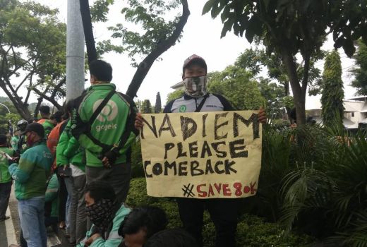 Wuih! Ribuan Driver Ojol Geruduk Kantor Gubernur Jateng, Ada Apa? - GenPI.co JATENG
