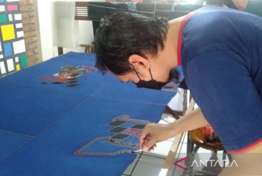 Keren! Wong Solo Libatkan Tuna Rungu Bikin Batik Mandalika - GenPI.co JATENG