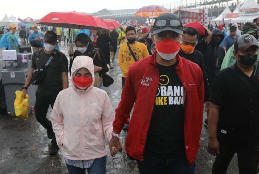 Nonton di Mandalika, Ganjar: Pawang Hujan Joget, Hujannya Reda! - GenPI.co JATENG