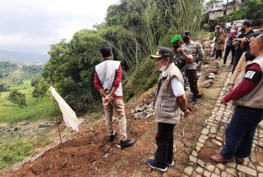 Sip! Rawan Longsor, Bupati Wonosobo Bentuk Relawan di Setiap Desa - GenPI.co JATENG