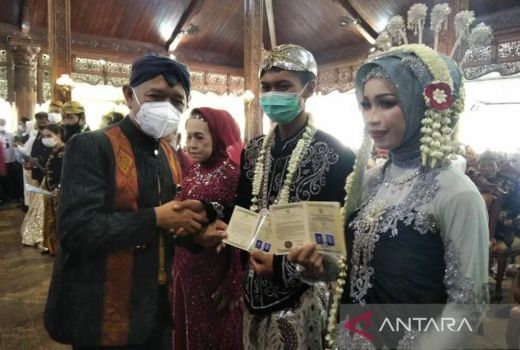 71 Pasangan Nikah Gratis di Jepara, Termuda Usia 19 Tahun - GenPI.co JATENG