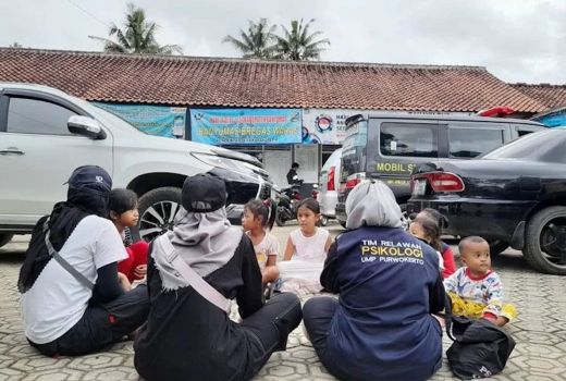 Sepekan Banjir Banyumas, 844 Warga Masih Mengungsi - GenPI.co JATENG