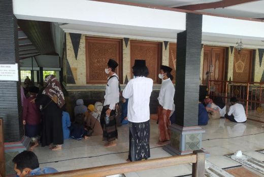 Peziarah Makam Sunan Kalijaga Naik Jelang Ramadan, Ini Tujuannya - GenPI.co JATENG