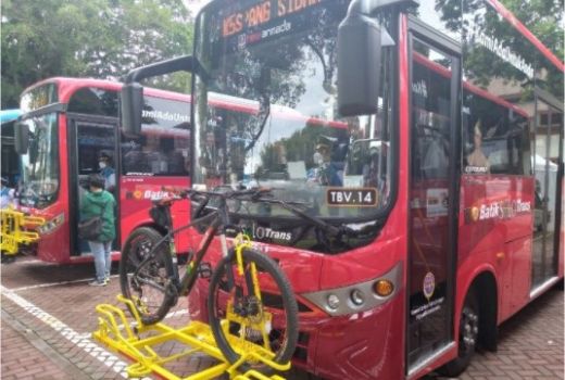 Asyik! Bus Batik Solo Trans Kini Dilengkapi Rak Sepeda - GenPI.co JATENG