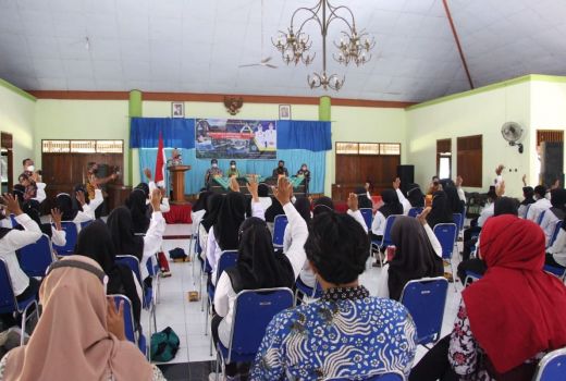Ternyata Ini Penyebab Brebes Masuk Daerah Kemiskinan Ekstrem - GenPI.co JATENG