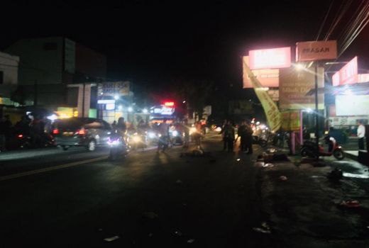 Truk Tabrak Sepeda Motor di Colomadu, 2 Orang Meninggal Dunia - GenPI.co JATENG