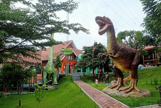 3 Taman Wisata yang Ramah Anak di Kota Solo, Ada Kebun Binatang! - GenPI.co JATENG