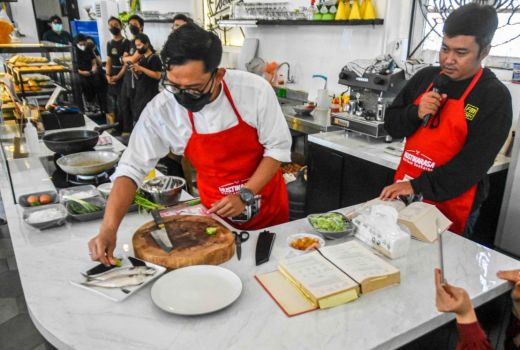 Toko Oen Semarang, Resto Legendaris Zaman Kolonial yang Eksis - GenPI.co JATENG