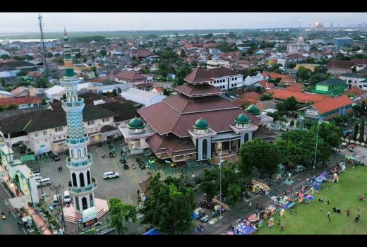 Ini Masjid Agung Darussalam Cilacap, Dibuat Murid Sunan Kalijaga - GenPI.co JATENG