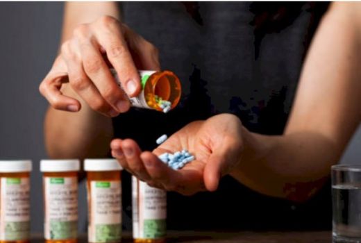 Jangan Salah! Ini Tips dan Cara Minum Obat Rutin saat Puasa - GenPI.co JATENG