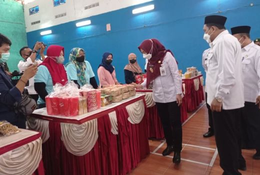 Pemkab Demak Gelar Pasar Murah, Paket Sembako Dijual Rp52.000 - GenPI.co JATENG