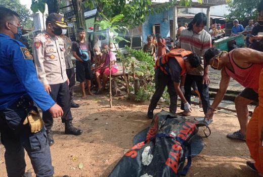 Perempuan Sukoharjo Ditemukan Meninggal Dunia di Bengawan Solo - GenPI.co JATENG