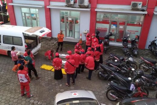 PMI Batang Terjunkan 35 Personel Antisipasi Kecelakaan - GenPI.co JATENG