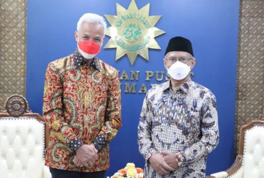 Ganjar Tak Perlu Ikuti Ridwan Kamil yang Temui Petinggi Parpol - GenPI.co JATENG