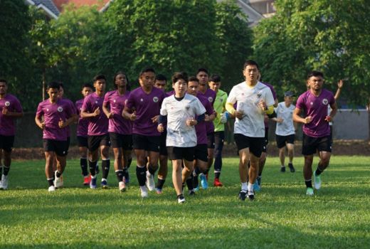 Shin Tae Yong Keluhkan Lapangan Latihan Timnas yang Buruk - GenPI.co JATENG
