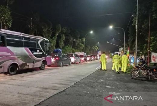 Jalur Ajibarang-Bumiayu Tersendat, Polisi Lakukan Rekayasa Lalin - GenPI.co JATENG