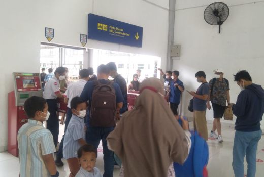 Mudah dan Antiribet! Kini Bayar KRL Solo-Jogja Bisa Pakai Go Transit - GenPI.co JATENG