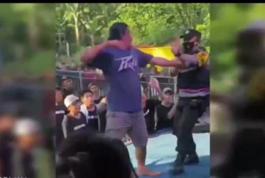Viral! Video Pria Tantang Polisi di Orkes Dangdut di Pati - GenPI.co JATENG