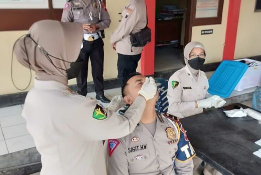 Rampung Operasi Ketupat Candi, Ratusan Polisi Blora Tes Antigen - GenPI.co JATENG