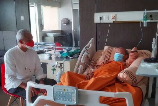 Ganjar Pranowo Jenguk Buya Syafii Maarif di Jogja - GenPI.co JATENG