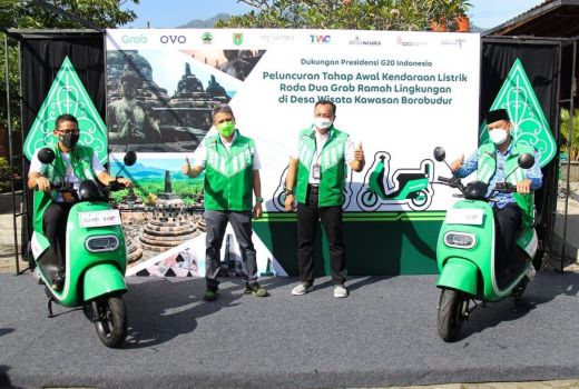 Sewa Sepeda Motor Listrik di Candi Borobudur Rp50.000/Jam - GenPI.co JATENG
