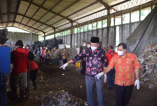 Banyumas Jadi Contoh Pengolahan Sampah, Sistemnya Luar Biasa! - GenPI.co JATENG
