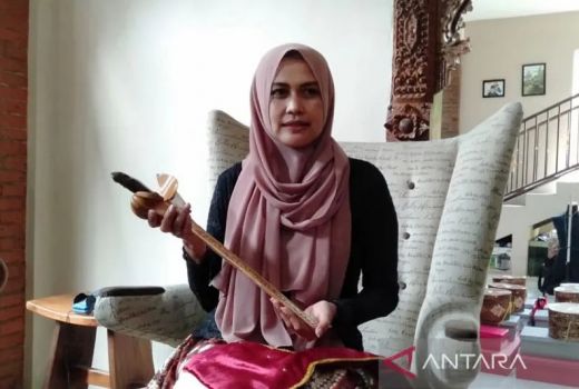 Ini Baju Pengantin Adik Jokowi dan Ketua MK Saat Akad dan Resepsi - GenPI.co JATENG