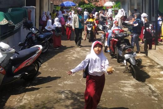 Siswa di Semarang Bakal Pakai Pakaian Adat, Disdik: Jangan Memberatkan Orang Tua! - GenPI.co JATENG