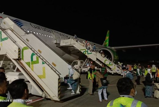 Kloter 1 Jemaah Calhaj Embarkasi Solo Berangkat ke Tanah Suci - GenPI.co JATENG