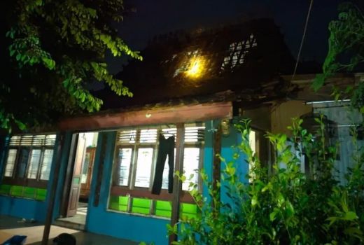Angin Kencang Rusak Puluhan Rumah Warga di Kudus - GenPI.co JATENG