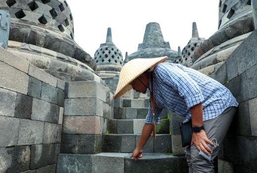 Hai Pengunjung! Jangan Lakukan Aksi Vandalisme di Candi Borobudur - GenPI.co JATENG