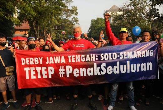 Bobotoh Tewas, Ini Pesan Khusus Ganjar untuk Suporter - GenPI.co JATENG