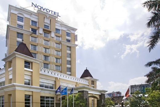 Wisata ke Semarang, Yuk! Ini 5 Hotel Bintang 4 Dekat Lawang Sewu - GenPI.co JATENG