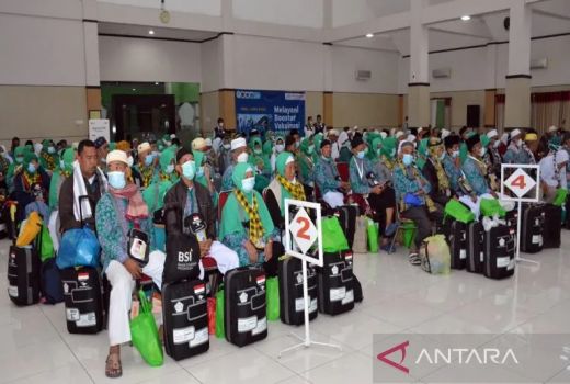 2 Jemaah Haji Debarkasi Solo Ditinggal di Medan, Ada Apa? - GenPI.co JATENG