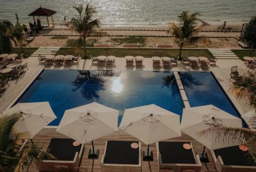 5 Rekomendasi Hotel di Jepara, Ada Pemandangan Pantai - GenPI.co JATENG