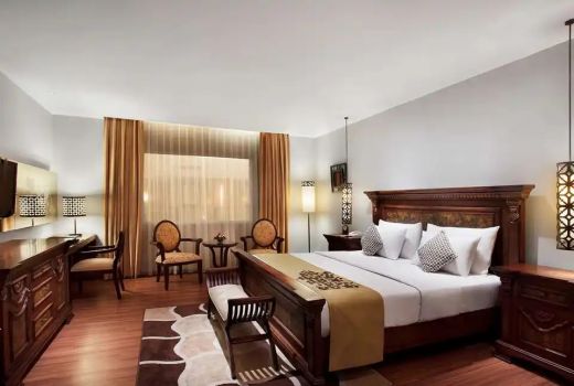 5 Rekomendasi Hotel di Solo, Dekat dengan Keraton Solo - GenPI.co JATENG