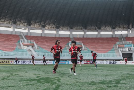 Ayo Sis! Tantang Persikabo 1973, Persis Solo Pantang Kalah Lagi - GenPI.co JATENG