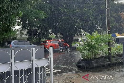 Hujan Ringan Guyur Jawa Tengah Bagian Selatan di Musim Kemarau, Begini Penjelasan BMKG - GenPI.co JATENG