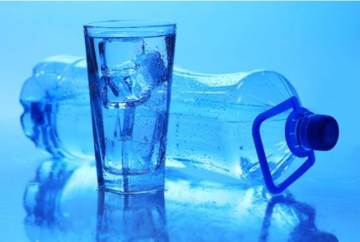 Minum Air Es Bikin Sakit Kepala? Begini Penjelasannya - GenPI.co JATENG