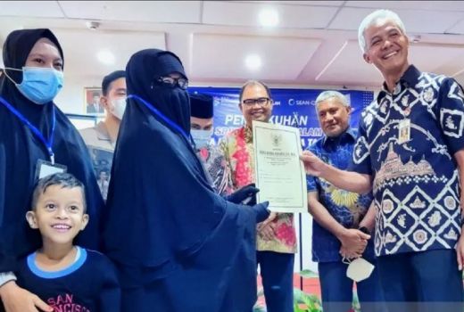 Keluarga Eks Napiter Gabung di Koperasi, Ganjar Pranowo Happy - GenPI.co JATENG