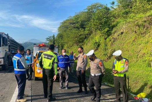 Kronologi Kecelakaan Maut di Tol Semarang-Solo, 5 Orang Tewas - GenPI.co JATENG