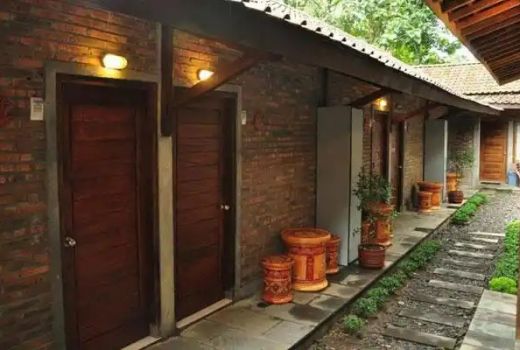 5 Rekomendasi Hotel di Magelang, Dekat Candi Borobudur - GenPI.co JATENG