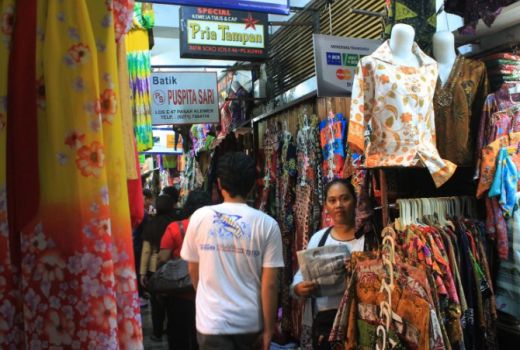 5 Rekomendasi Tempat Belanja Batik di Solo, Murah dan Banyak Pilihan - GenPI.co JATENG