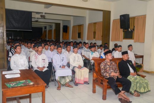Bangkitkan Nasionalisme, Santri Ponpes Al Mukmin Ngruki Diajak Nonton Film Jenderal Sudirman - GenPI.co JATENG