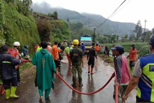 Hujan Deras Sejak Jumat, Tanah Longsor Terjadi di Wonosobo dan Purworejo - GenPI.co JATENG